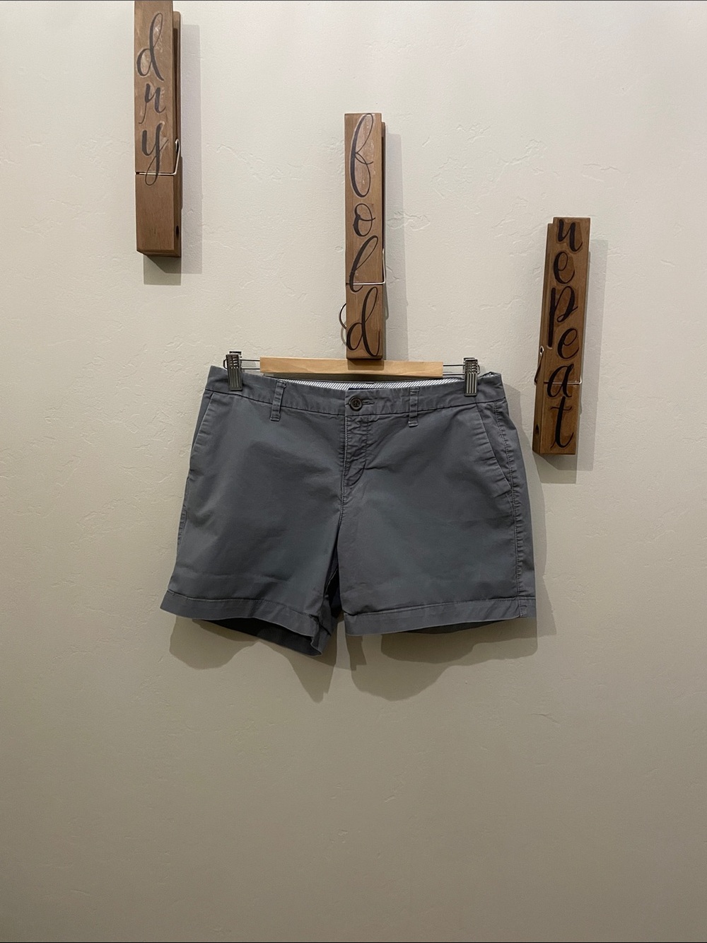 Old Navy Women's Gray Rolled-Hem Cotton Shorts